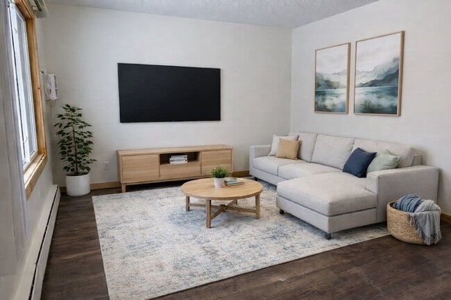 Photo - 603 2nd Ave W