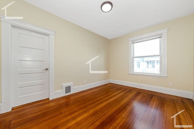 Photo - Porch Side Unit 3