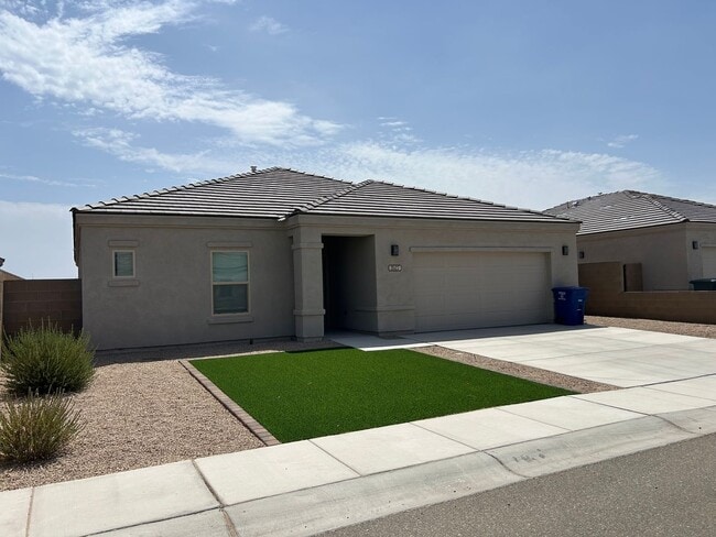 Building Photo - 3527 S Ostrich Dr