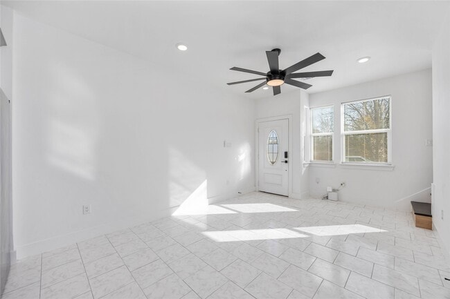 Photo - 7710 Independence St