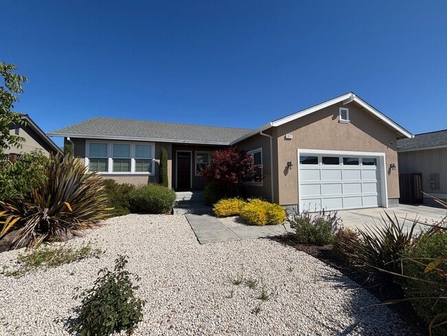 Building Photo - Single Level 3 Bedroom 2 Bathroom Coffey P... Rental