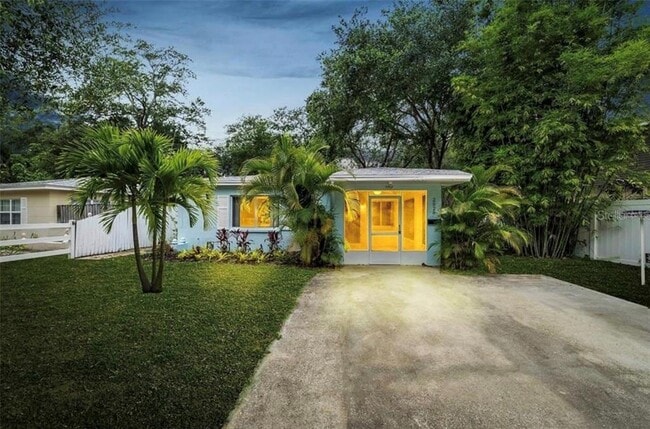 Building Photo - 2528 Boca Ciega Dr N Rental