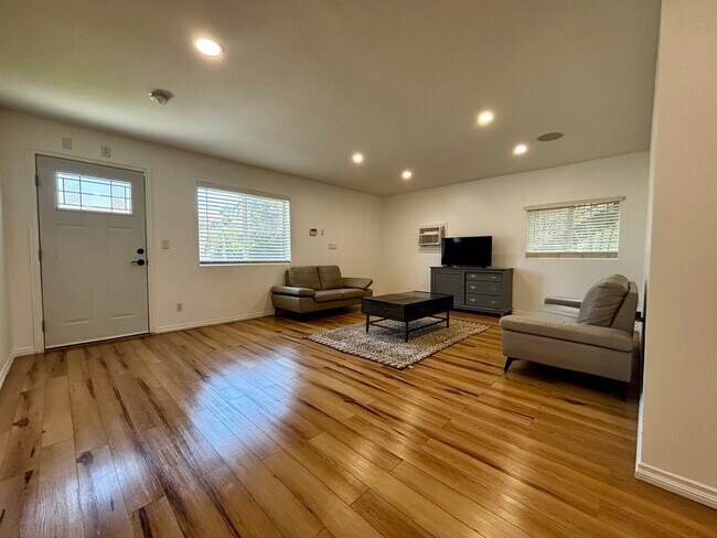 16875 Orangecrest Ct