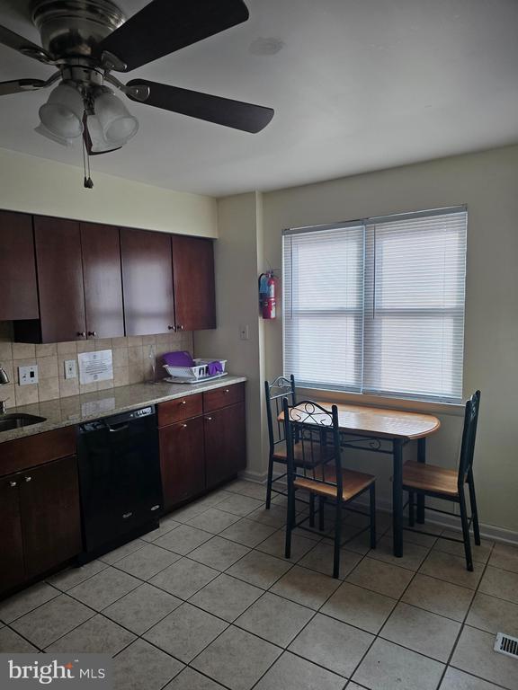 Photo - 1600 W Diamond St