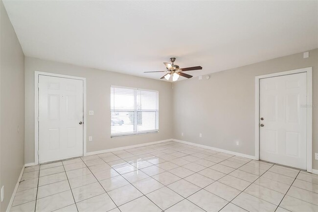 Photo - 425 Danube Way