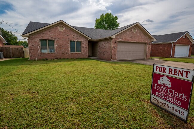 Photo - 3500 Deer Trl