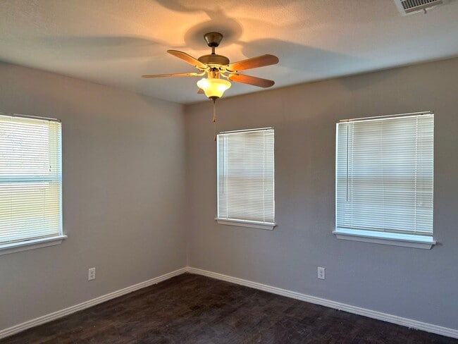 Photo - 3 Bed / 1 Bath / Detached Garage