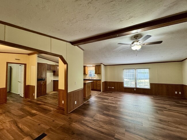 Photo - 229 Bateman Ln