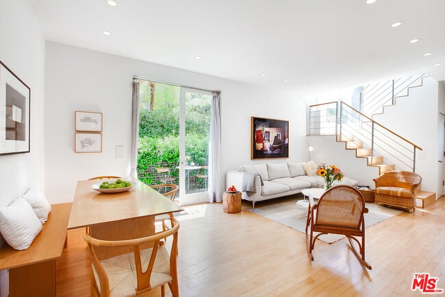 Photo - 757 1/2-757 1/2 Milwood Ave