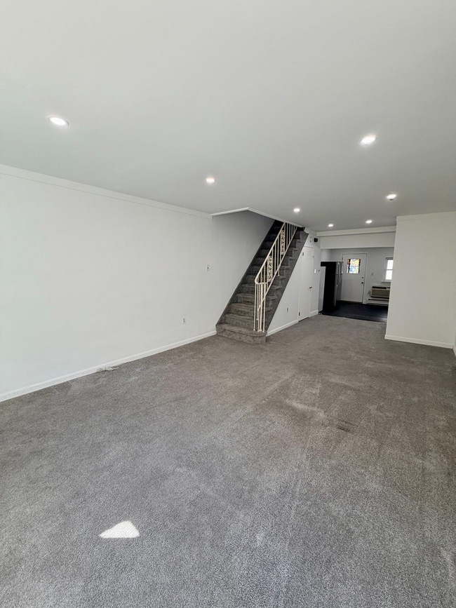 Photo - 3116 Salmon St