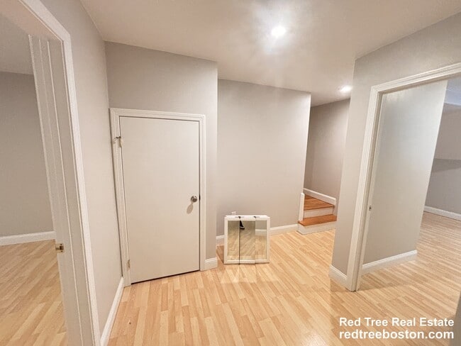 Photo - 10 Strathmore Rd Unit B