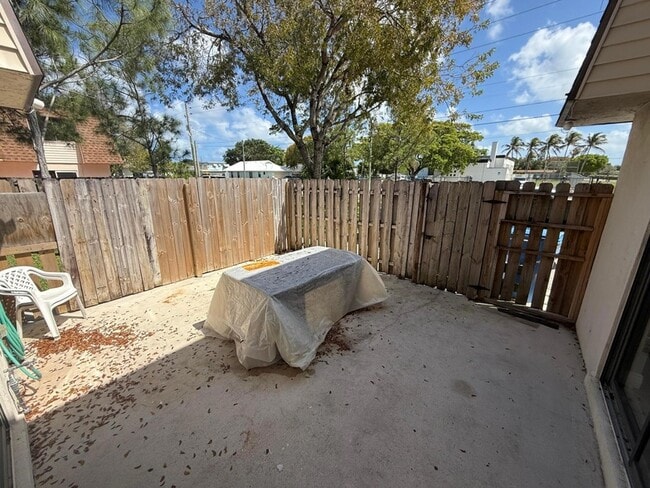 Photo - 717 W Ocean Ave