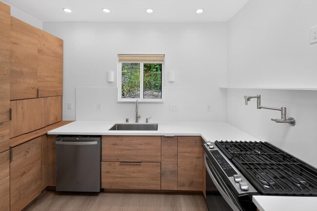 Photo - 1216 Lagan Ave