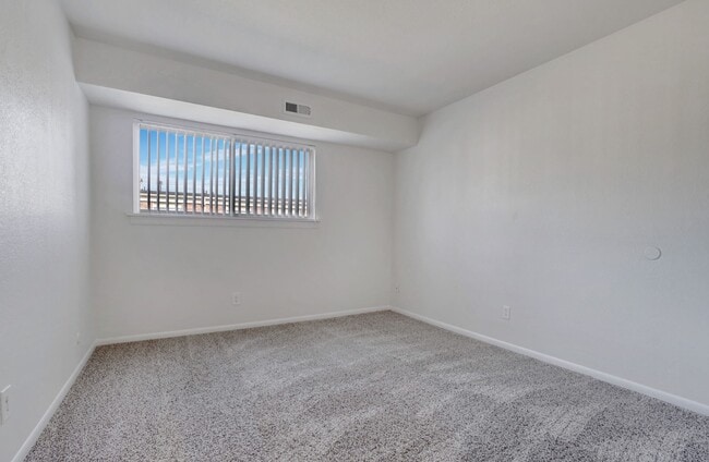 Photo - Lakeview Apartments