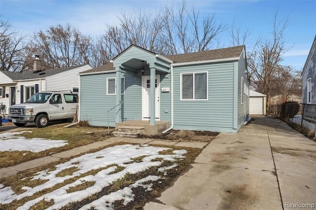 Photo - 623 E Brockton Ave