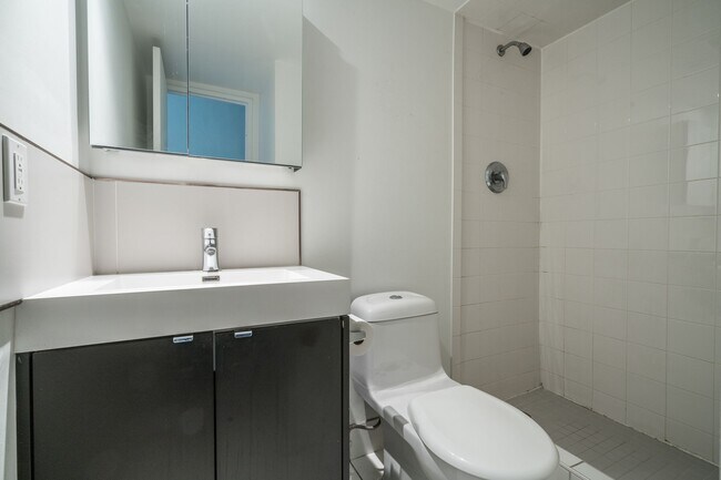 Photo - 798 Richmond Street West Unit 228