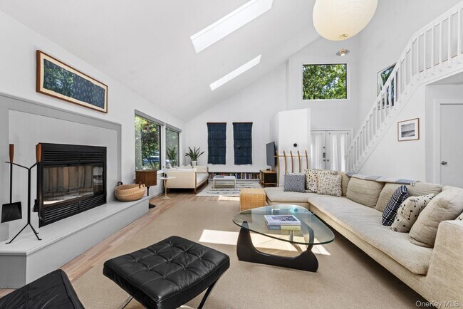 Photo - 24 Quogue Riverhead Rd