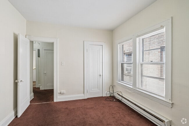 1BR, 1BA - 680SF - Bedroom