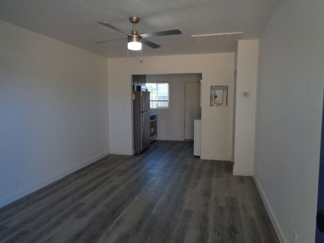 #1037-Osborn LLC - #1037-Osborn LLC Apartment Unit #3