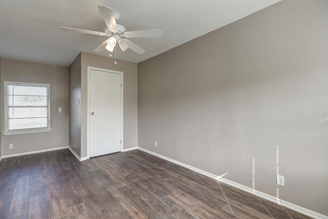 Photo - 10921 Shady Ln