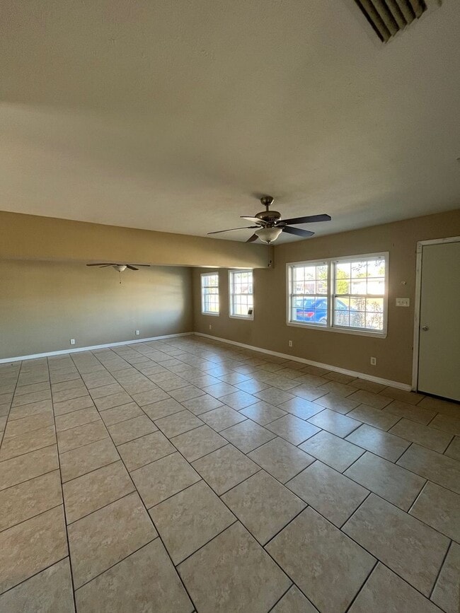 Photo - 3121 W 21st Ct