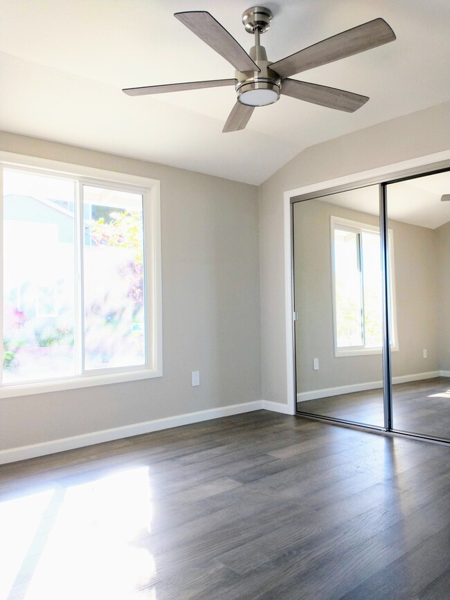 Building Photo - 77 Hillcrest Rd Unit Bedroom with Shared Bath Rental
