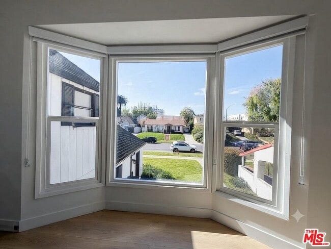Photo - 1546 S Ogden Dr Unidad #2