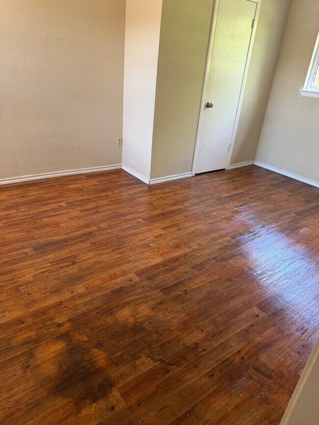 Photo - 750 Bonham St Unidad 20