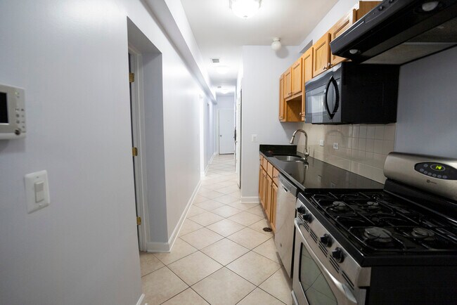 Photo - 2416 N Greenview Ave Unit G