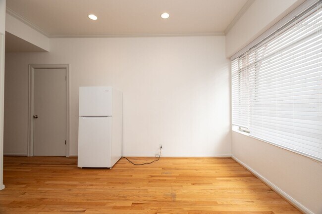 Photo - Beverly Alder Apartments