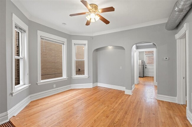 Photo - 3716 N Wayne Ave Unidad 2