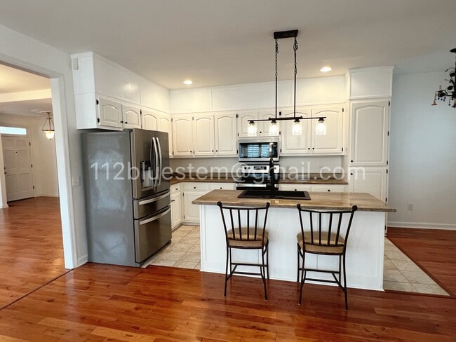 Photo - 112 Bluestem Dr NE