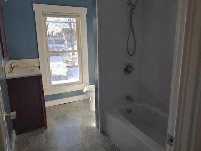 Photo - 20 Allen St Unidad #B