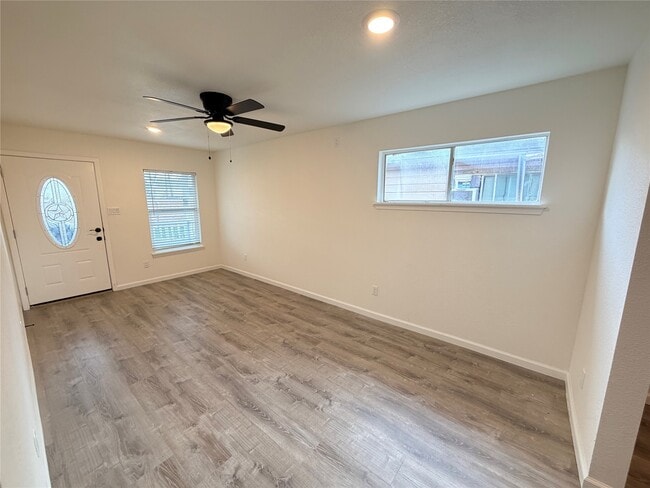 Photo - 5130 Engleford St