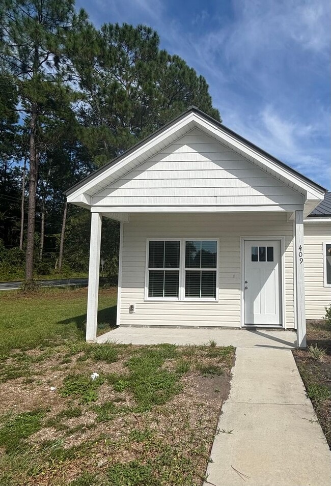 Building Photo - Brand New 3 Bedroom, 2 Bathroom Duplex in ... Unit 409 Carter Road  A Rental