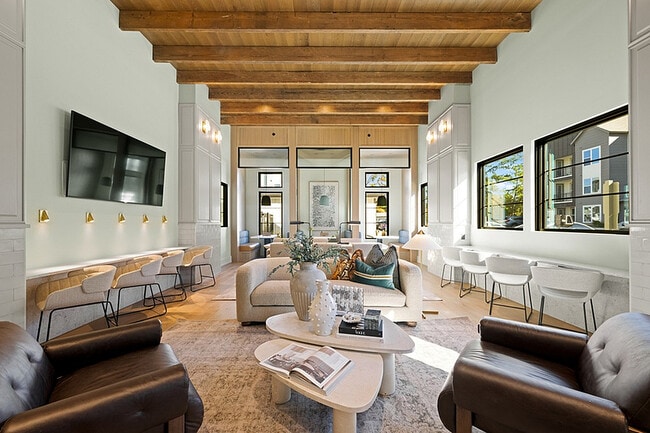 Building Photo - Elan Capital Hills