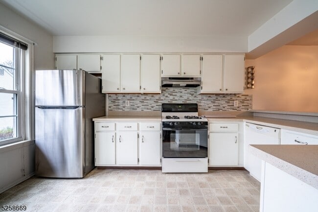 Photo - 14 Homestead Ln