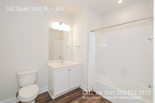 Photo - 102 St Ives Pl Unidad 303