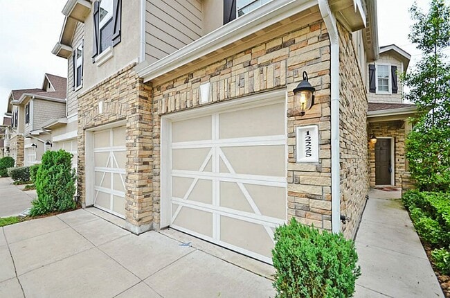 Photo - 12225 Medina Lake Dr