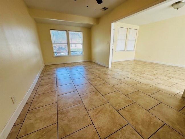 Photo - 6729 Lodge St