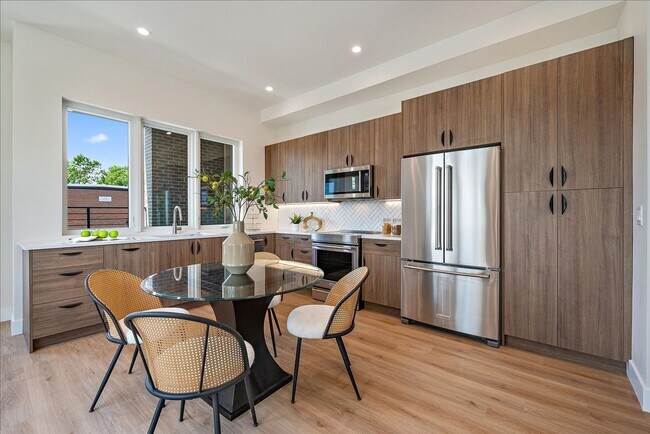 Photo - Luxurious New Townhome in South Sloan’s Lake