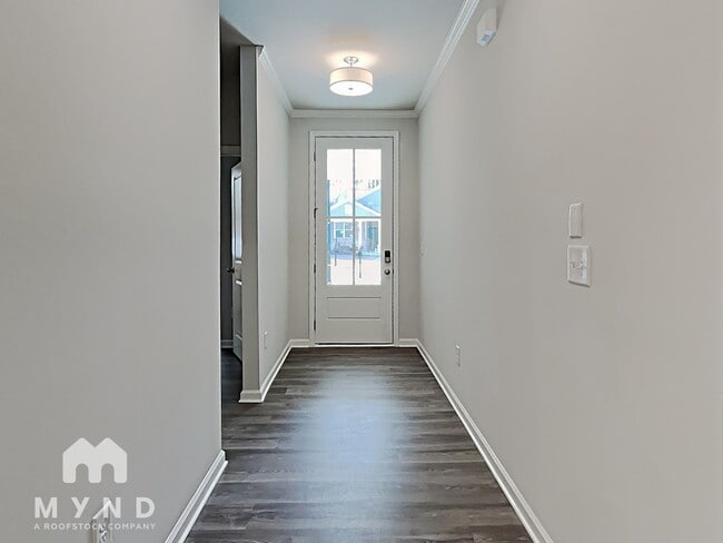 Photo - 719 Riverwood Pass