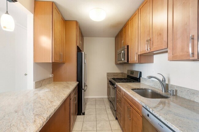 Photo - 6 Whittier Pl Unidad 12M