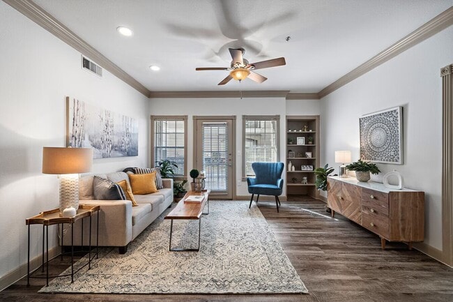 Building Photo - Modern Spaces. Big Savings! Unit RAEE3