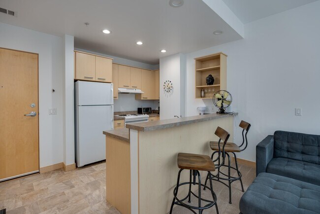 Photo - 309 W Washington Ave