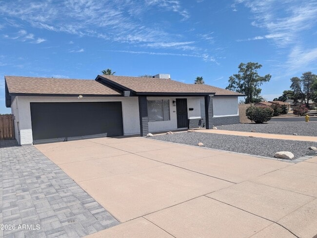 Photo - 1222 W Auburn Dr