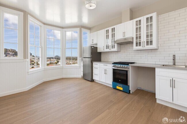 Building Photo - 225 Downey St Rental
