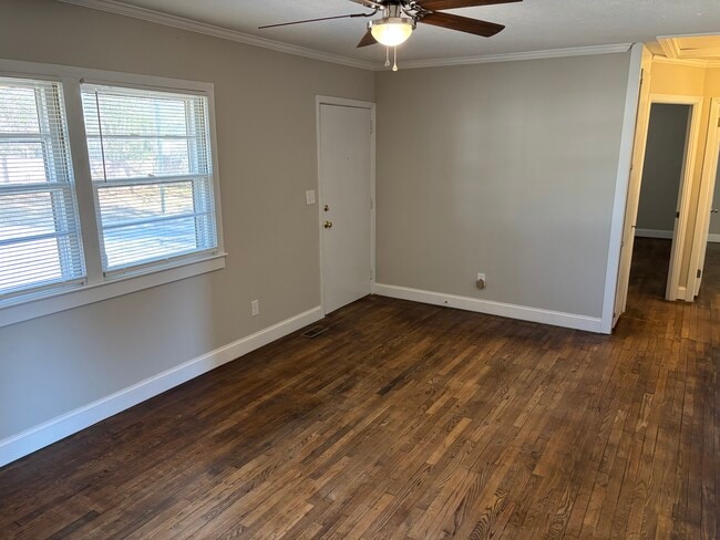 Photo - 307 Boundary Ln