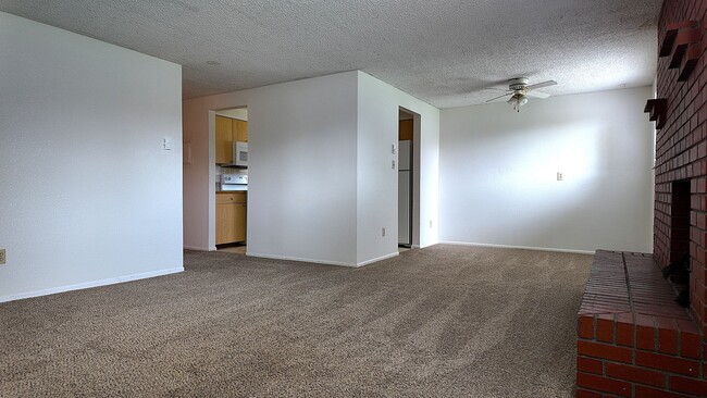 915/917 Camelot Court