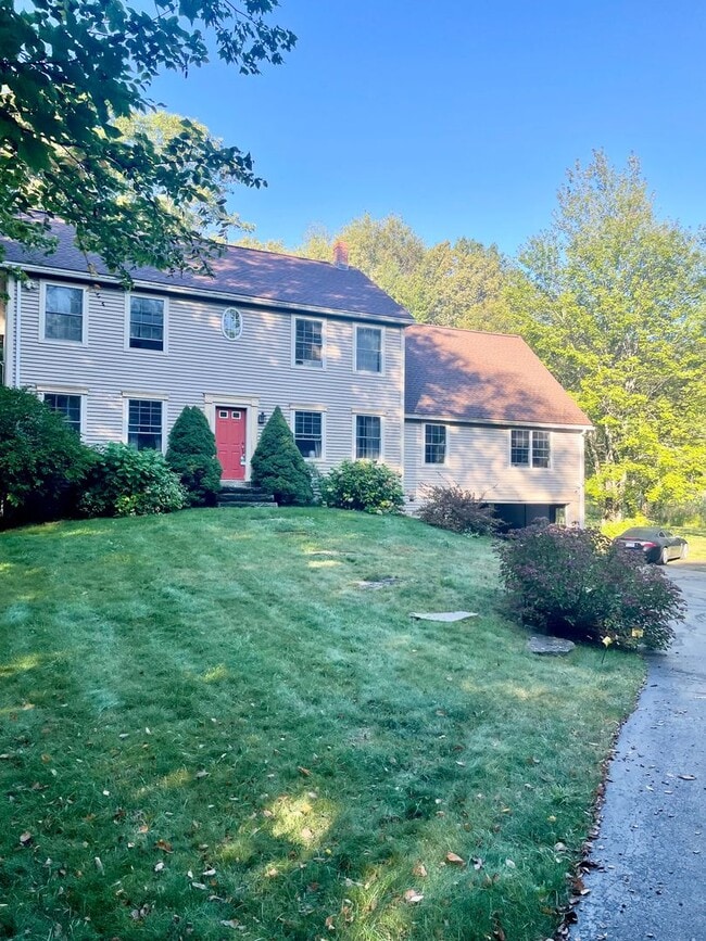 Building Photo - Stunning 5 bedroom Falmouth Home for Rent:...
